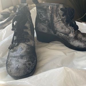 Algeria Booties